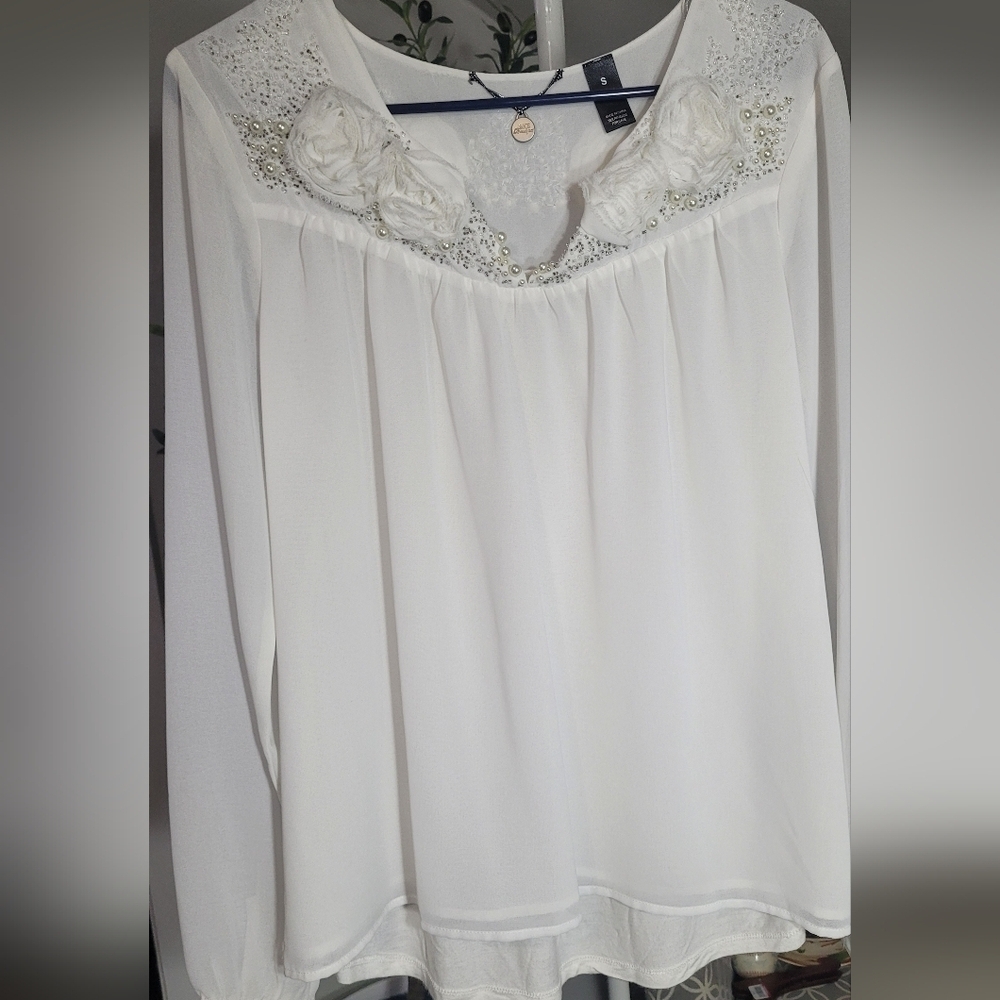 BKE Boutique Women's Ivory Long Sleeve Blouse Embellished Sequined
